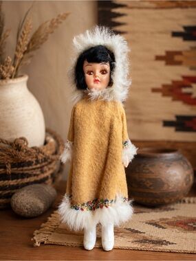 Vintage ARCO Miss Alaska Dolls of the World Sleep Eye Doll 8”